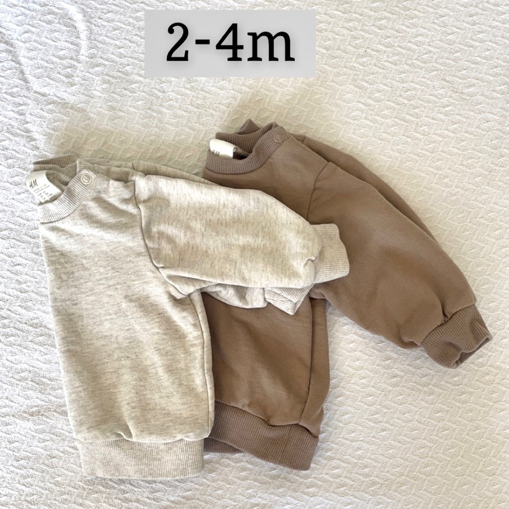 Set of 2 neutral crew neck sweatshirts